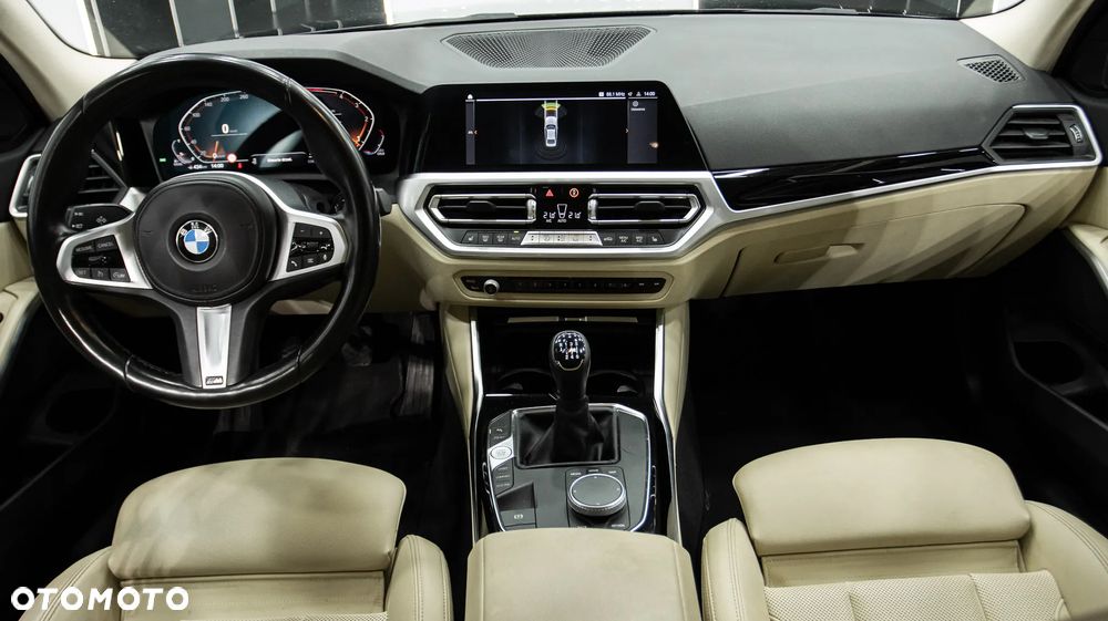 BMW Seria 3 320d M Sport - 11
