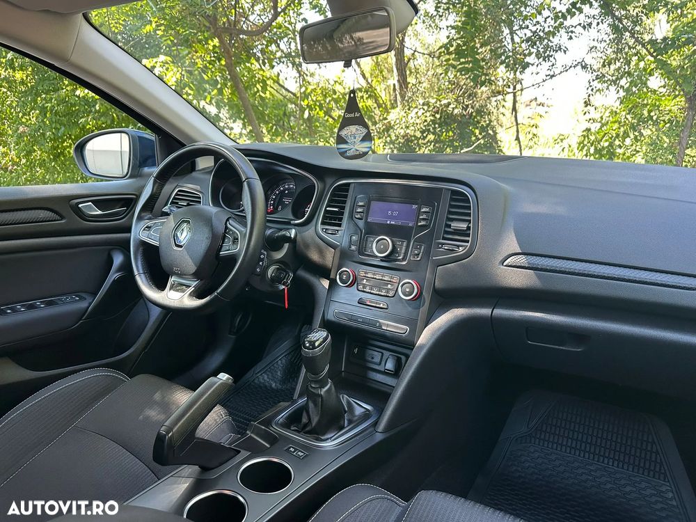 Renault Megane TCe Business - 10
