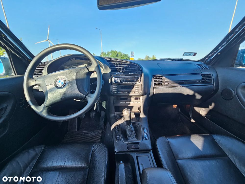 BMW Seria 3 316i - 10