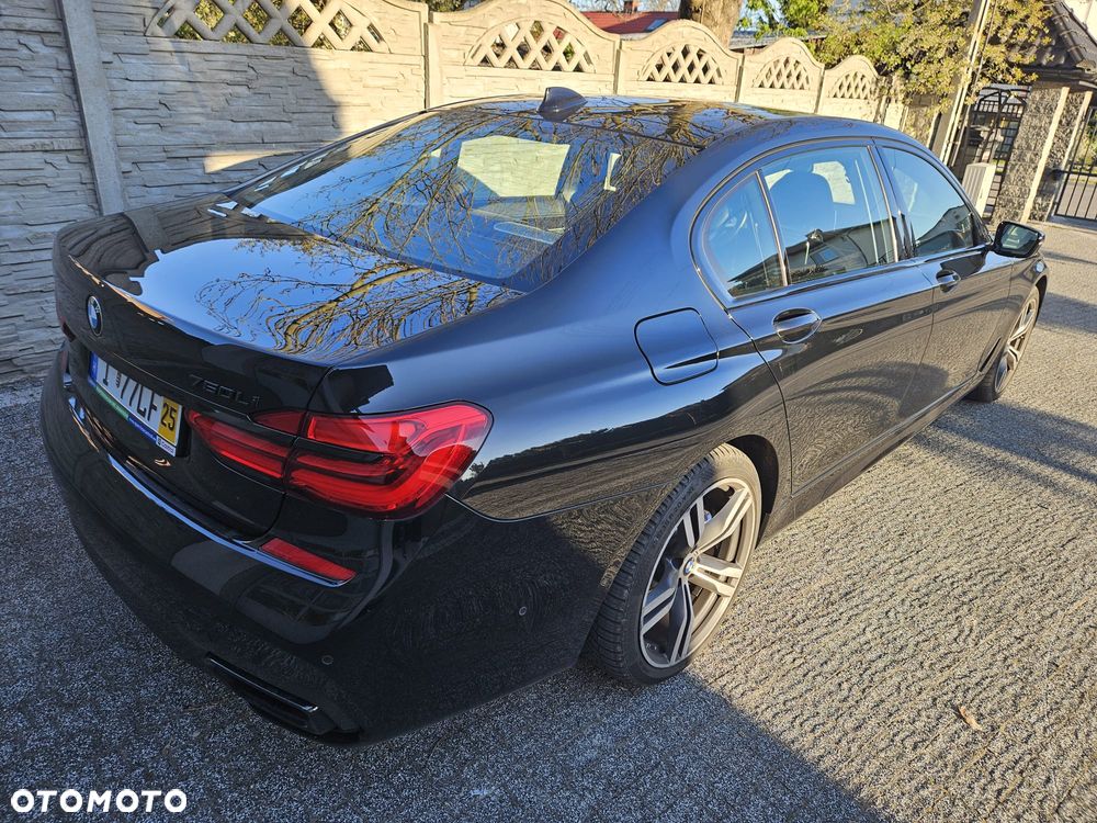 BMW Seria 7 750Li - 12