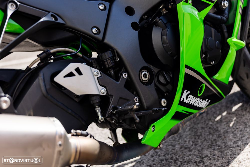 Kawasaki ZX ZX10R - 15