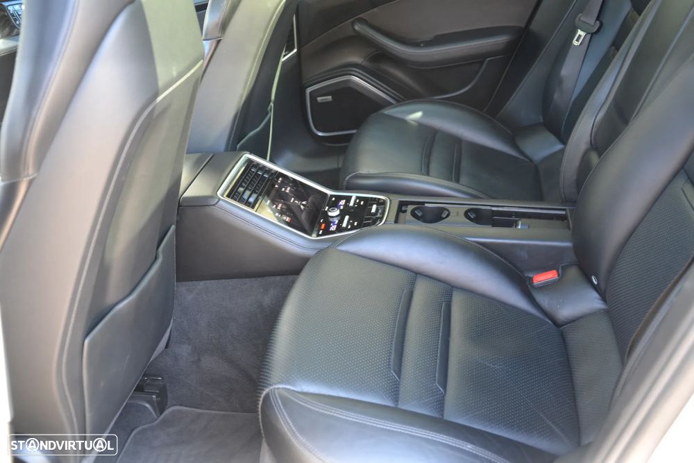 Porsche Panamera 4 E-Hybrid Platinum Edition com PDLS - 25