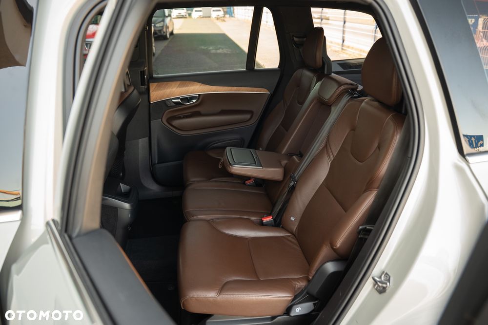 Volvo XC 90 B5 D AWD Geartronic Momentum - 33