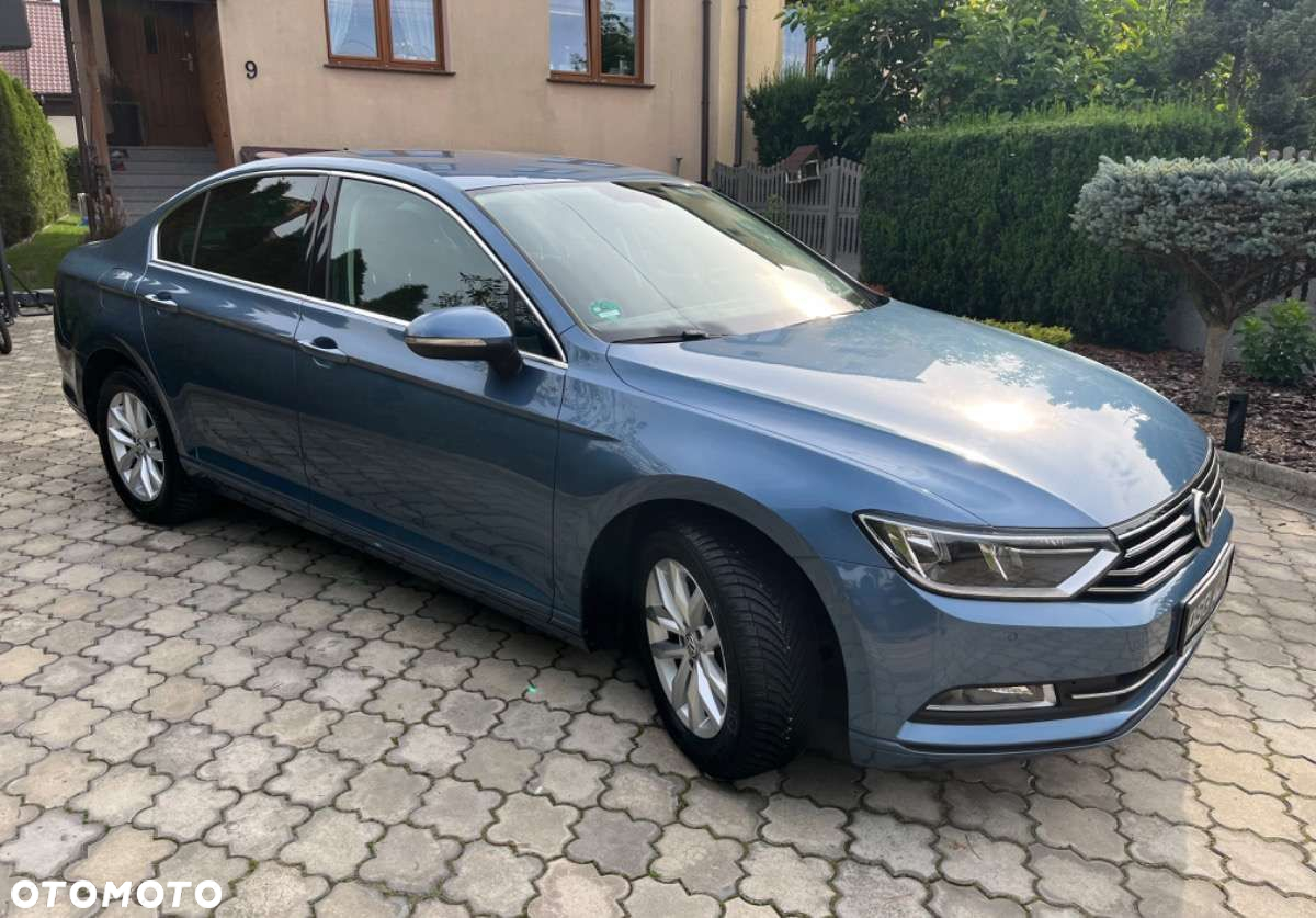 Volkswagen Passat - 4