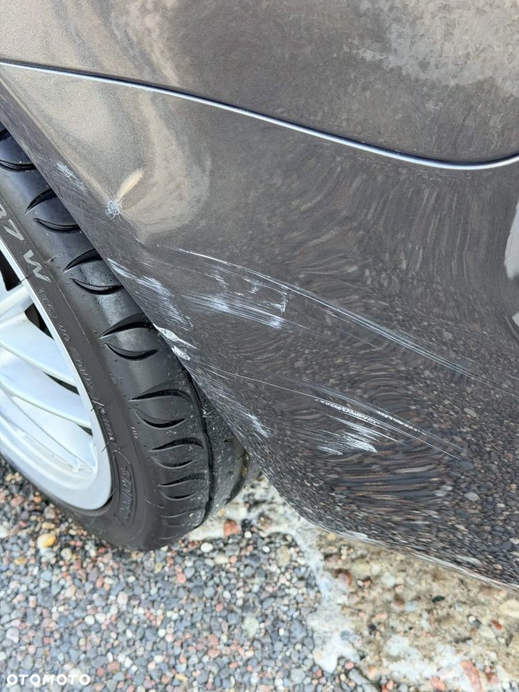 Audi A3 Sportback 1.6 TDI DPF Ambiente - 14