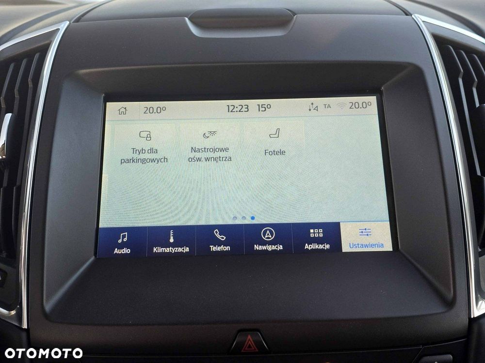 Ford S-Max - 11