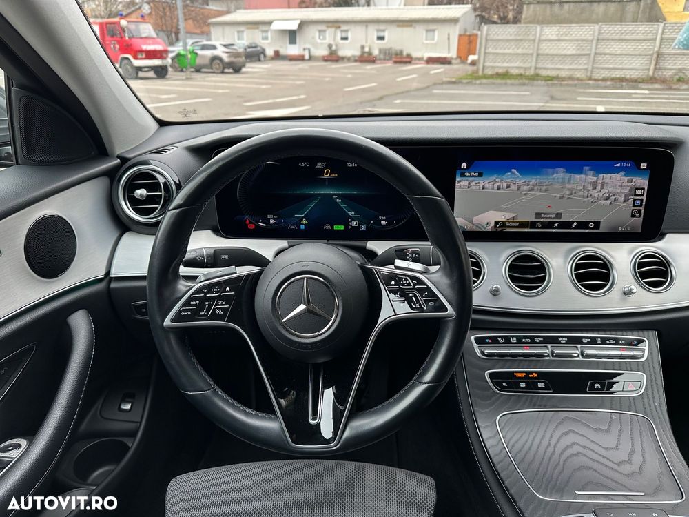 Mercedes-Benz E 300 de 4Matic T 9G-TRONIC - 11
