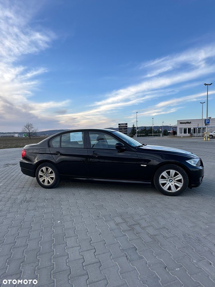 BMW Seria 3 318i - 4