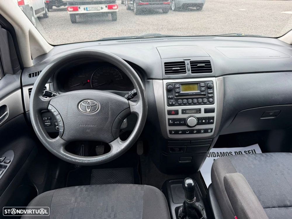 Toyota Avensis Verso 2.0 D-4D - 8