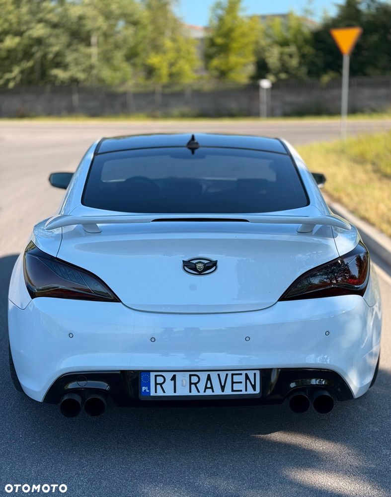 Hyundai Genesis Coupe 3.8 V6 Executive - 8