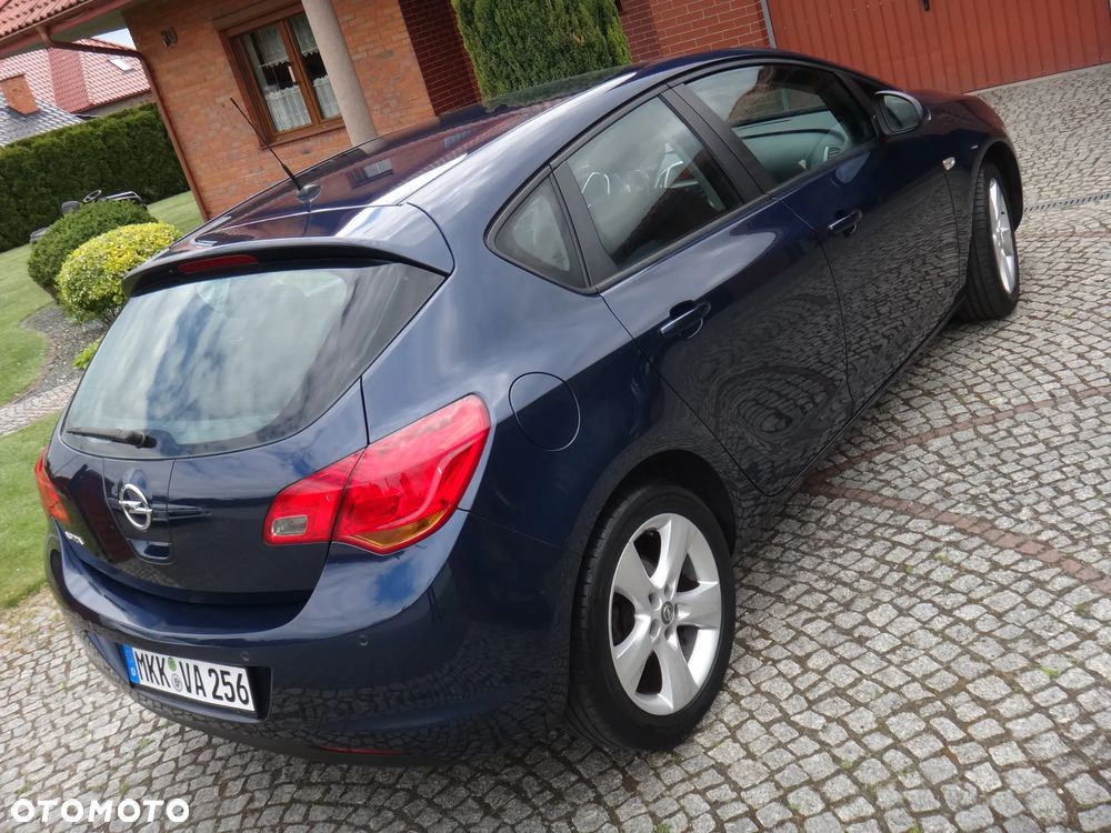 Opel Astra 1.6 Edition Sport - 11