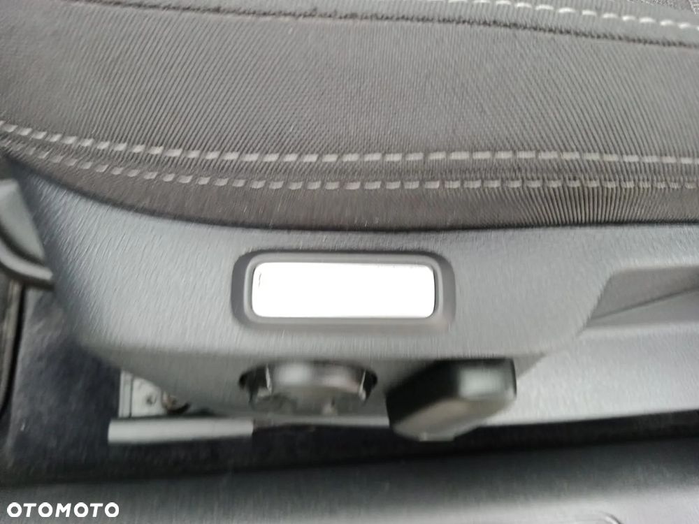 Volkswagen Passat Variant 1.6 TDI (BlueMotion Technology) DSG Comfortline - 14