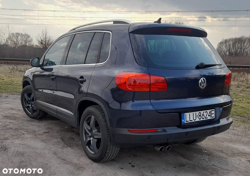 Volkswagen Tiguan 2.0 TDI DPF 4Motion BlueMotion Technology DSG Lounge Sport & Style - 11