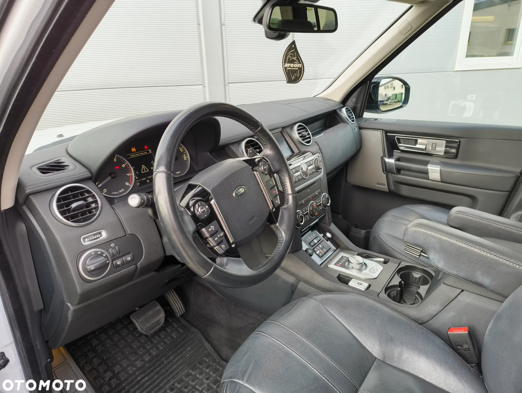 Land Rover Discovery IV 3.0 V6 SC HSE - 11