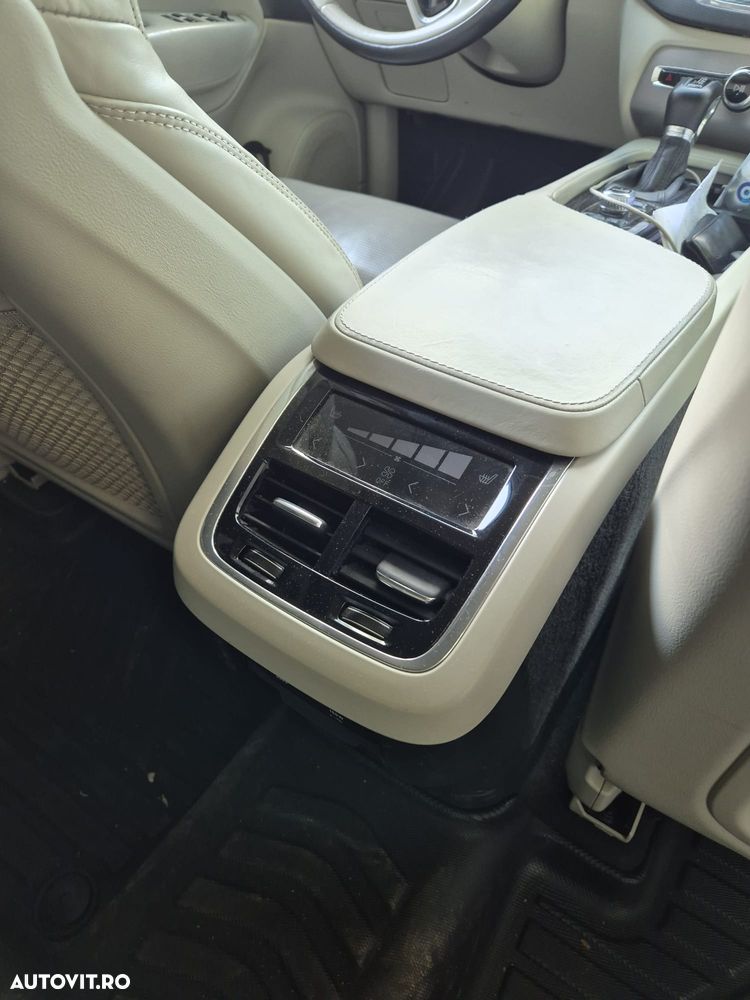 Volvo XC 90 D5 AWD Geartronic Inscription - 28