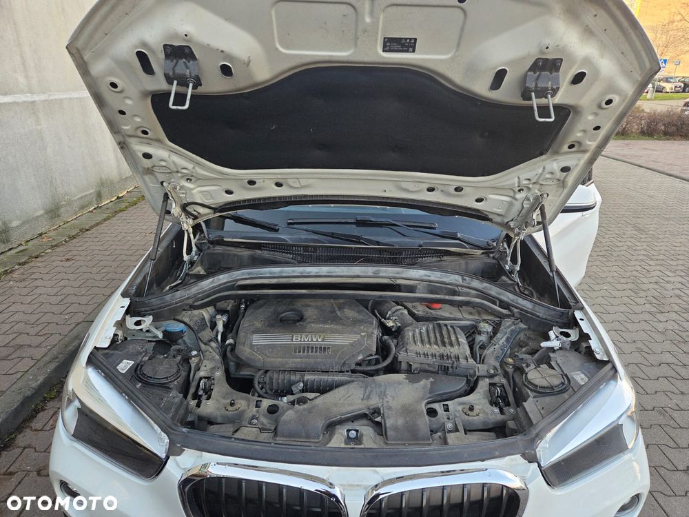 BMW X1 sDrive18i - 11