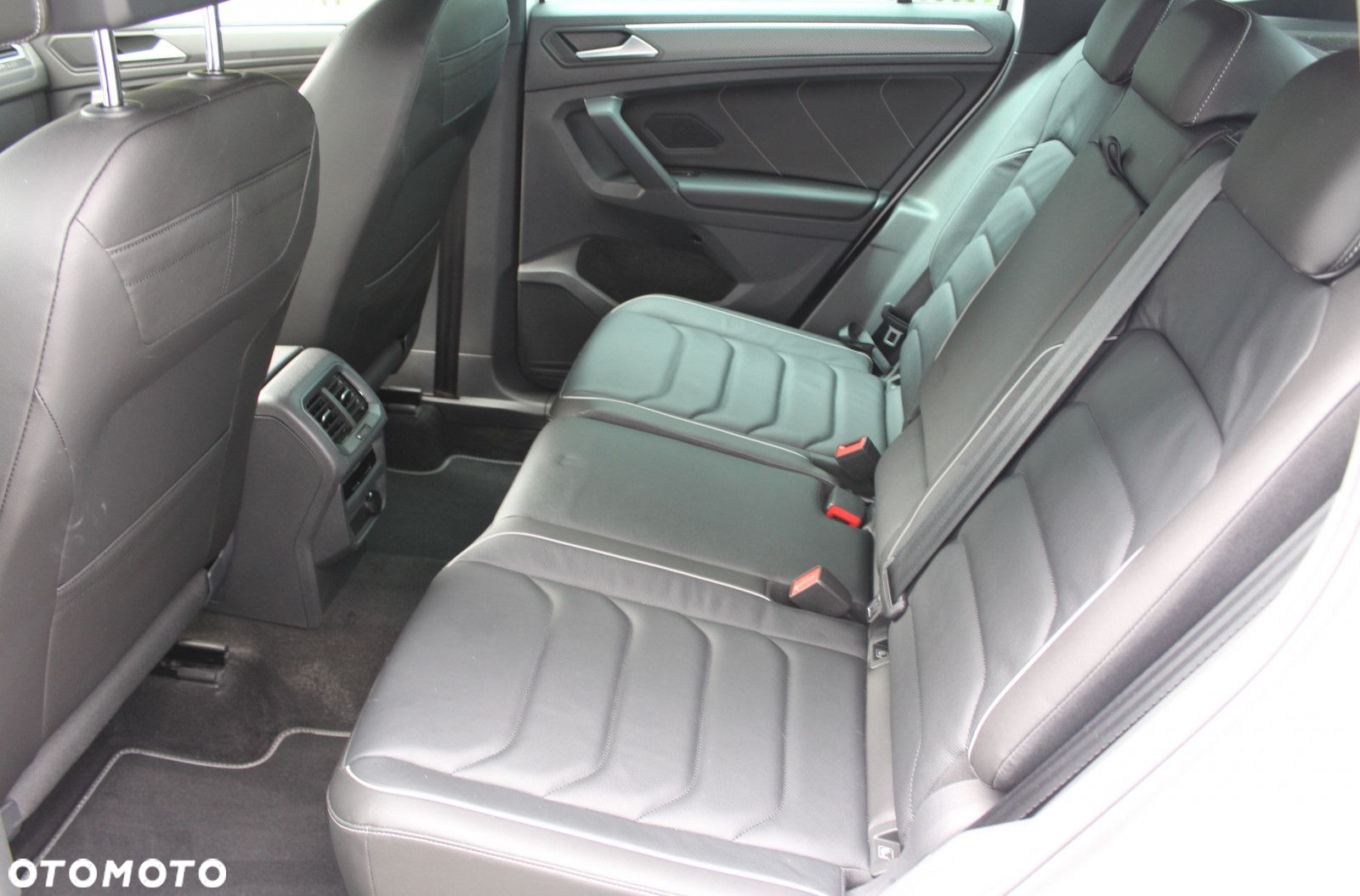 Volkswagen Tiguan 2.0 TDI SCR 4Mot R-Line DSG - 12