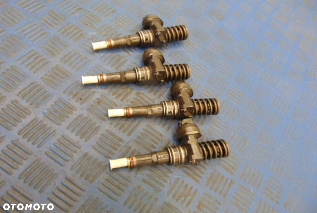 VOLKSWAGEN PASSAT B5 1.9D WTRYSKIWACZ DIESEL 4SZT KOMPLET 0414720214 - 2