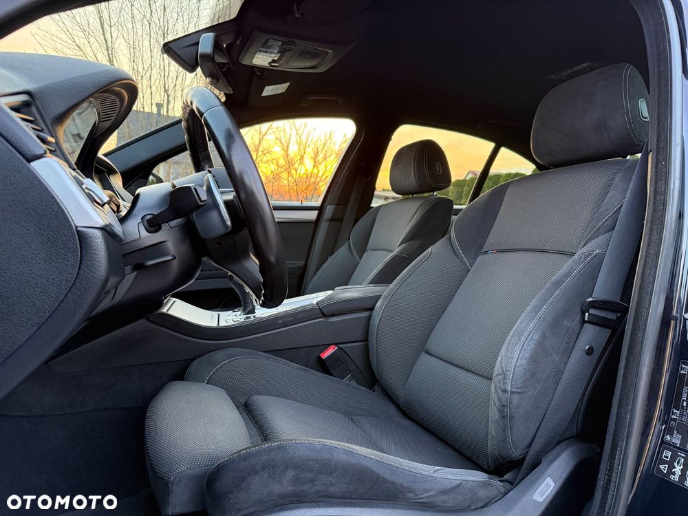 BMW Seria 5 525d xDrive - 22