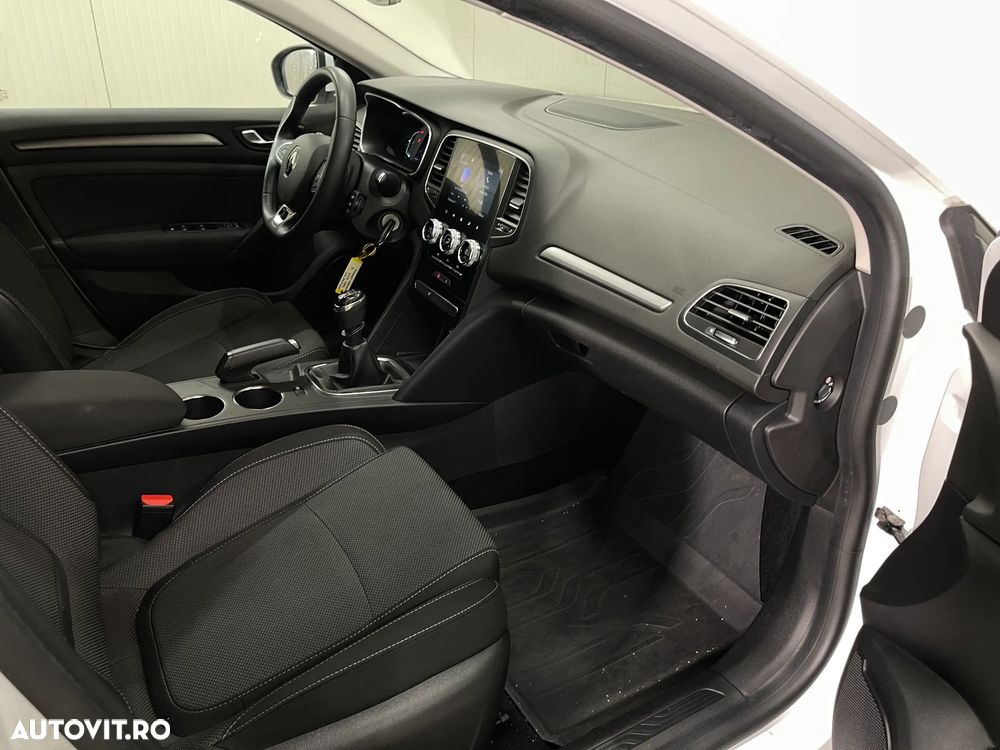 Renault Megane Blue dCi 116 Zen - 10