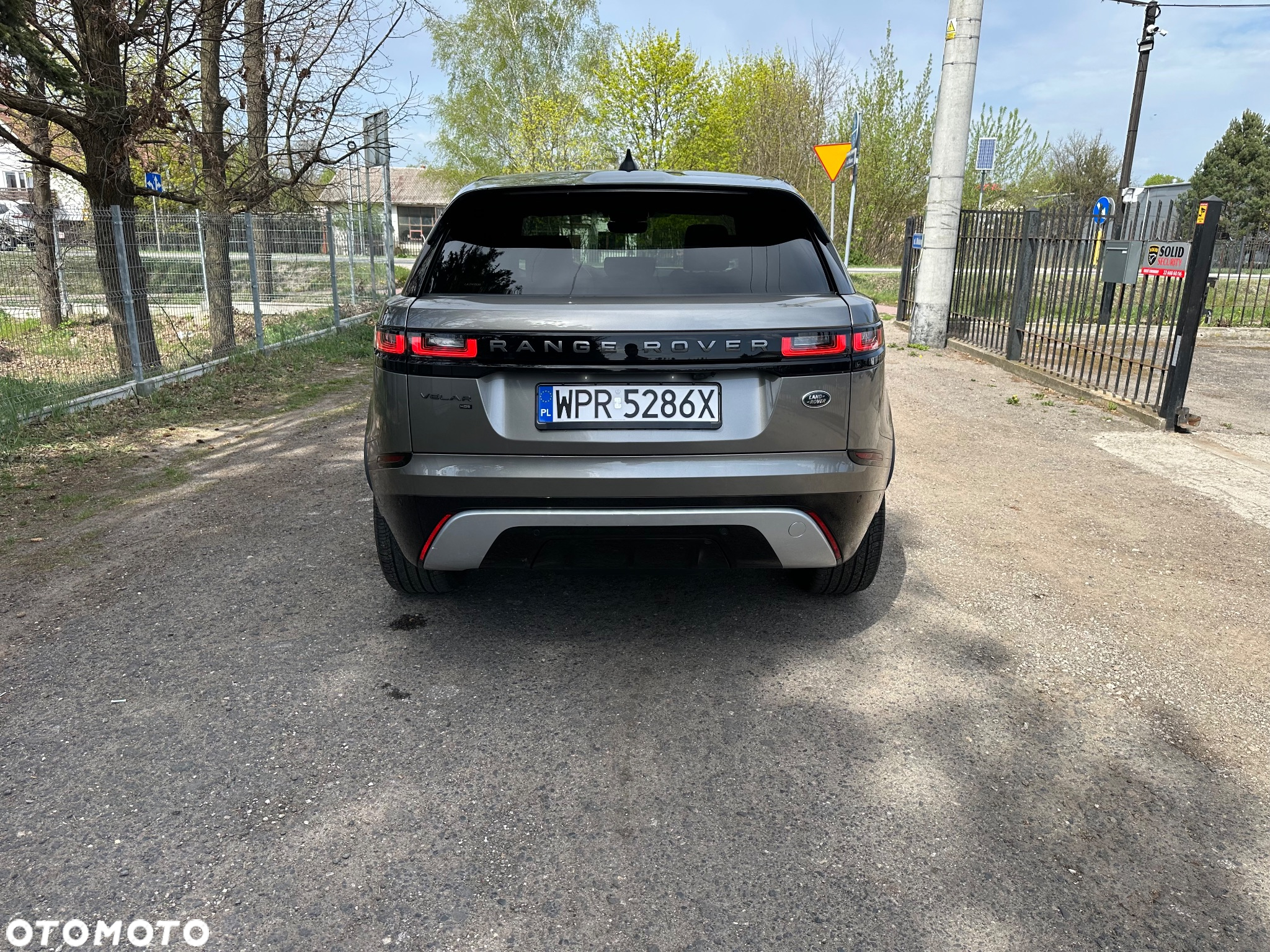 Land Rover Range Rover Velar 2.0 TD4 R-Dynamic HSE - 4