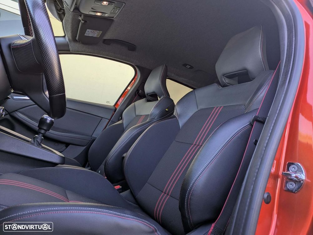 Renault Clio 1.0 TCe RS Line - 23