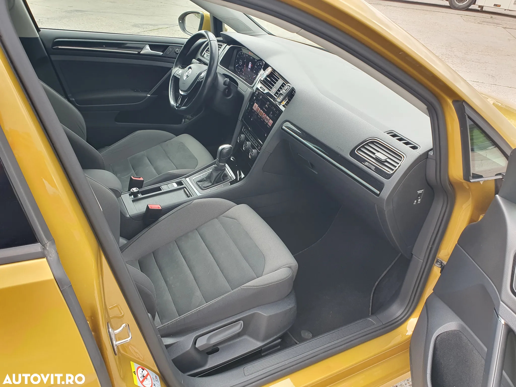 Volkswagen Golf 1.5 TSI DSG Highline - 14