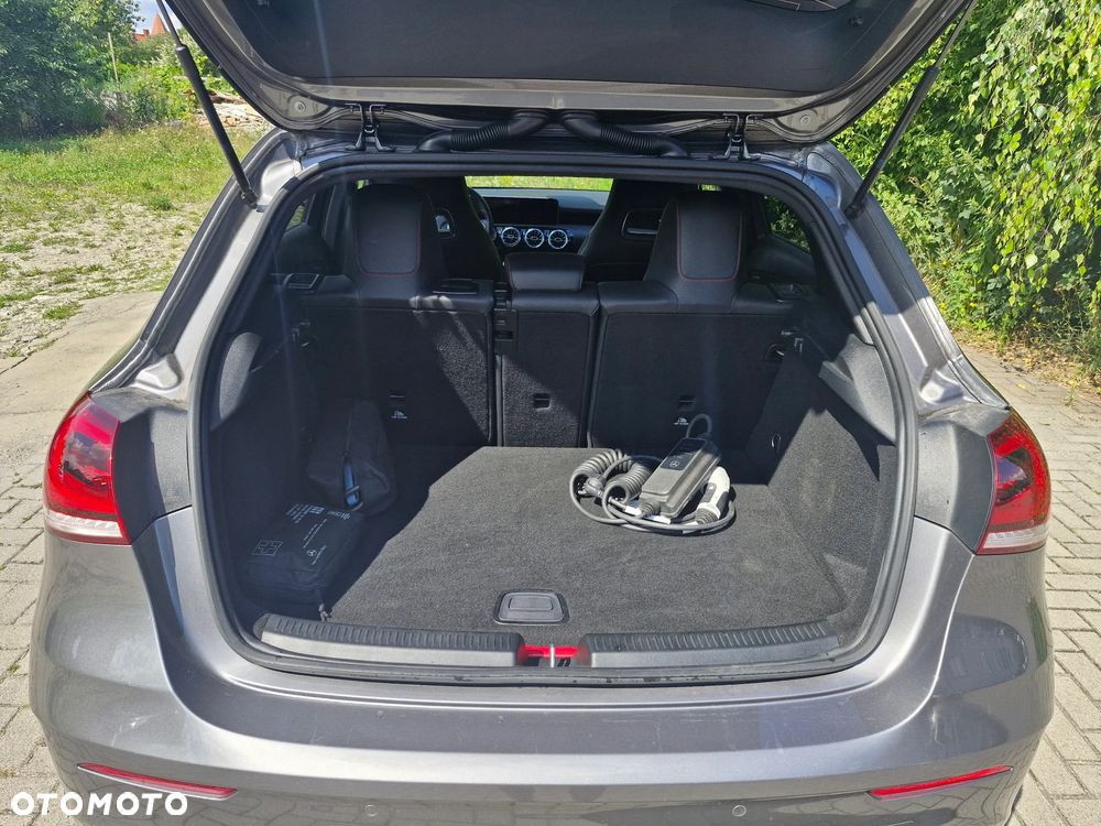Mercedes-Benz Klasa A 250 E AMG Line 8G-DCT - 8