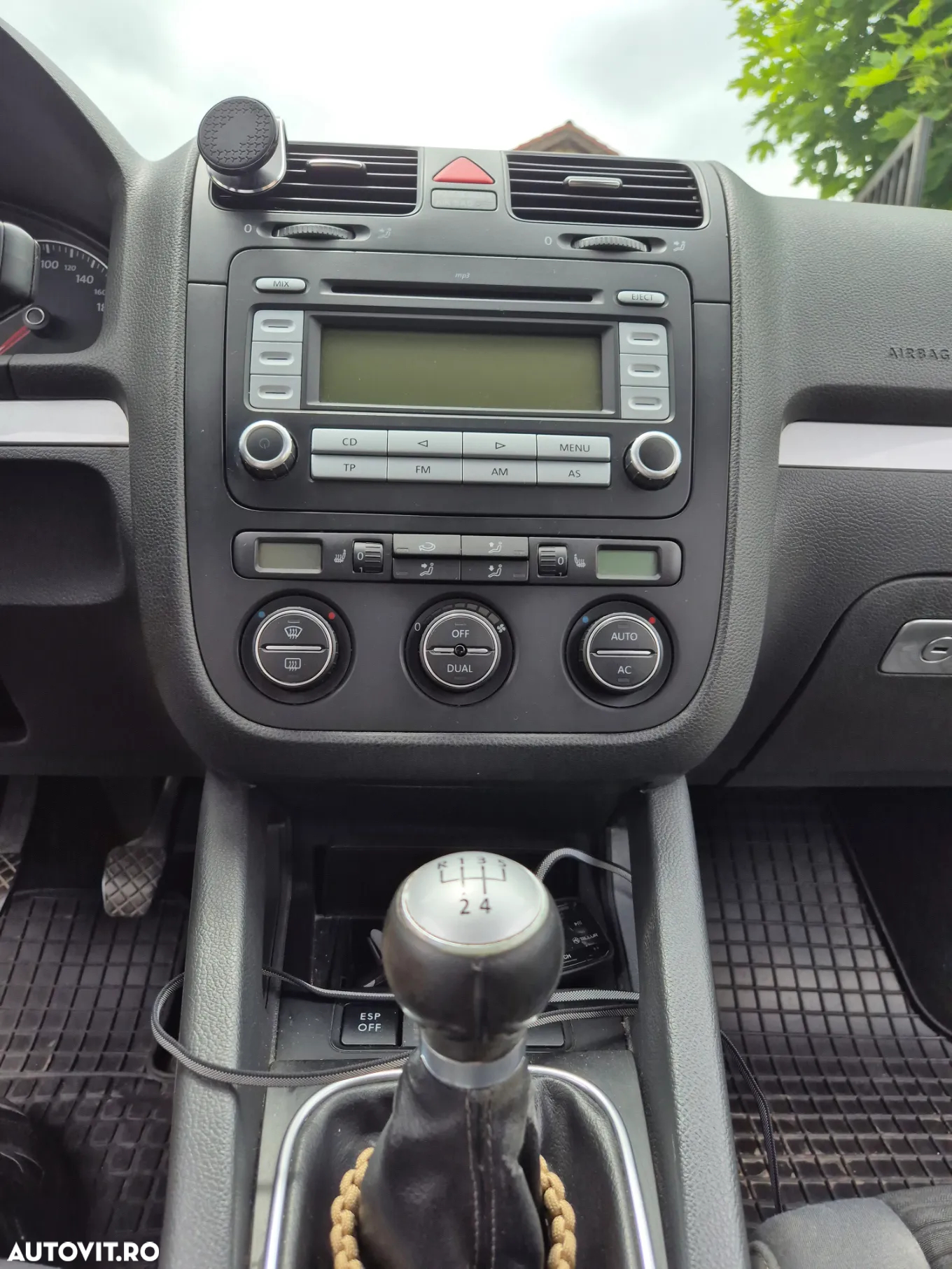 Volkswagen Golf - 10