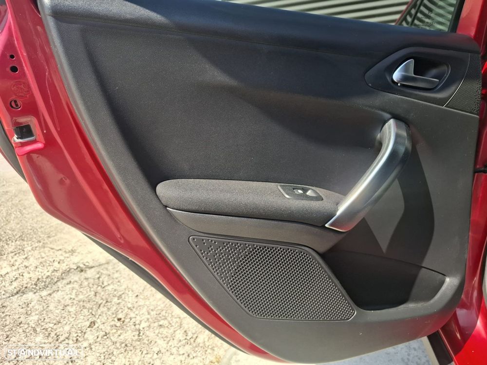 Peugeot 2008 1.6 BlueHDi Allure - 45