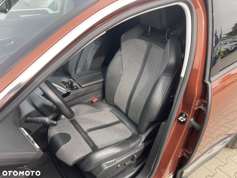 Peugeot 3008 1.2 PureTech Allure Pack S&S - 29