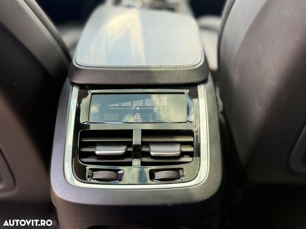 Volvo XC 90 - 25