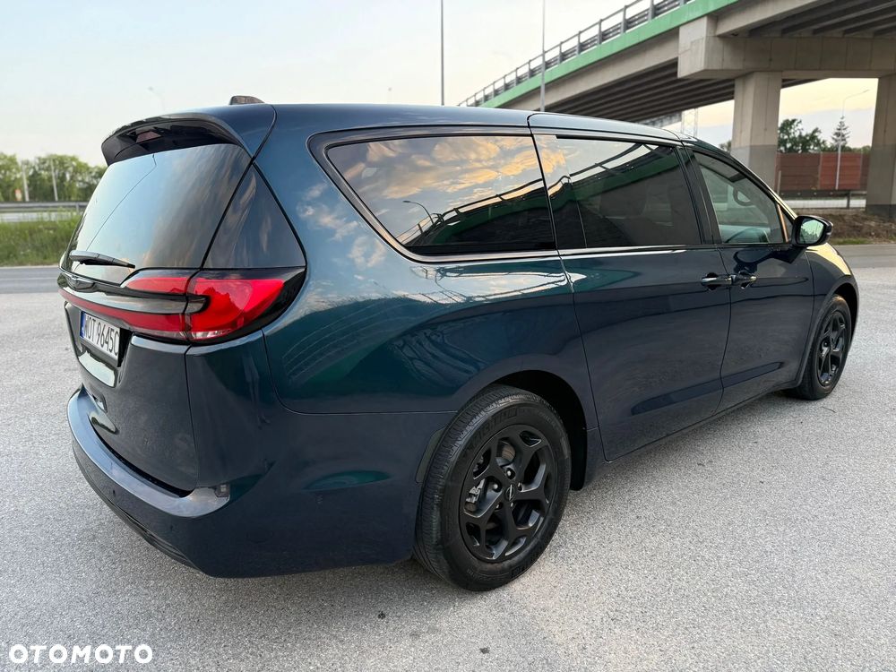 Chrysler Pacifica - 5