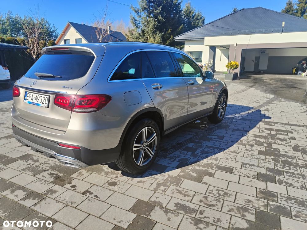 Mercedes-Benz GLC 300 4Matic 9G-TRONIC AMG Line - 5
