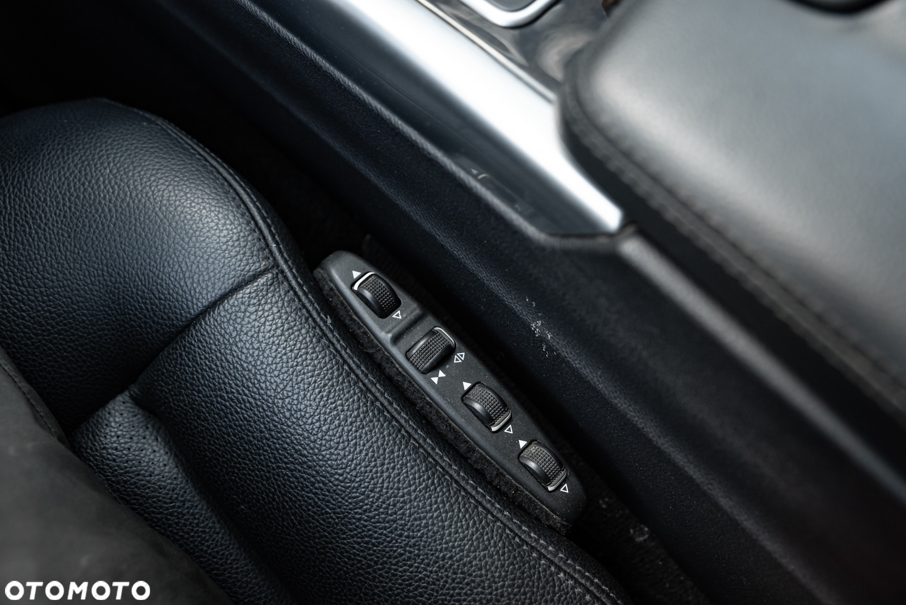 Mercedes-Benz Klasa E 300 T BlueTEC HYBRID 7G-TRONIC Avantgarde - 40