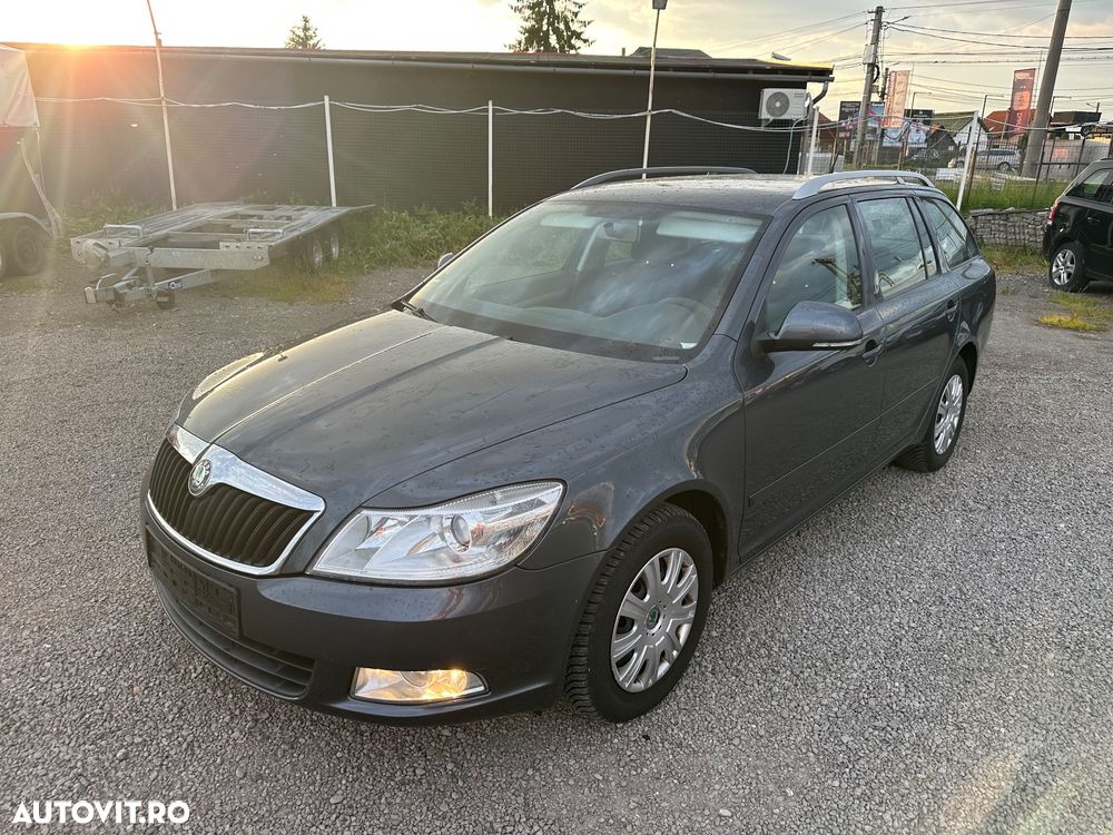 Skoda Octavia 1.6 TDI DPF Ambiente - 2