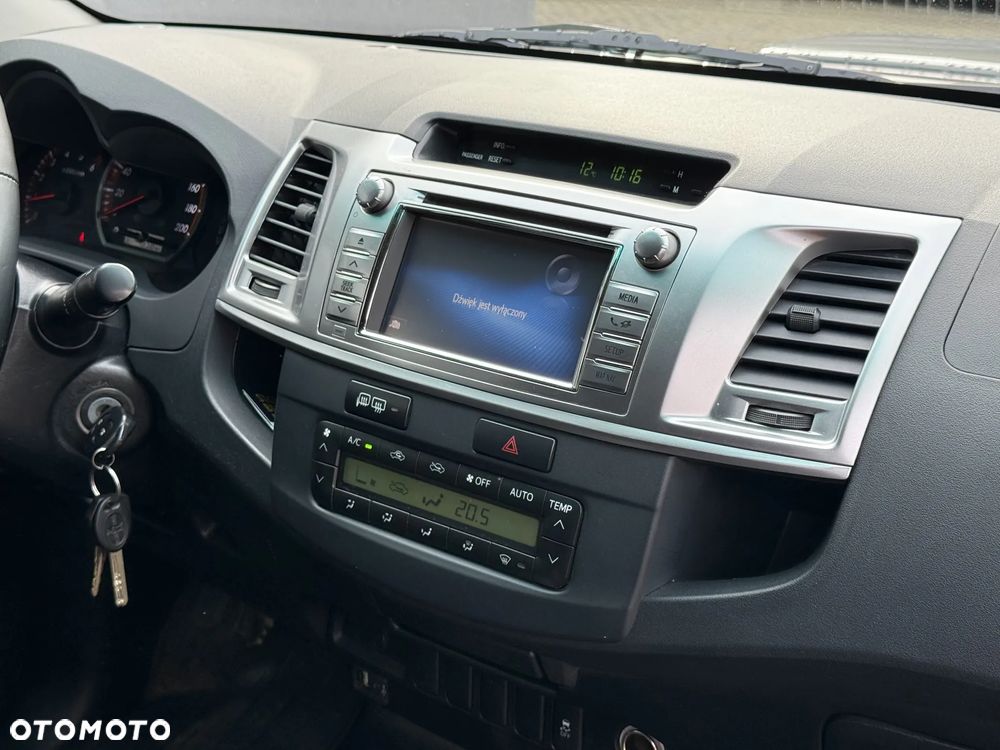 Toyota Hilux 3.0 D-4D Invincible - 15