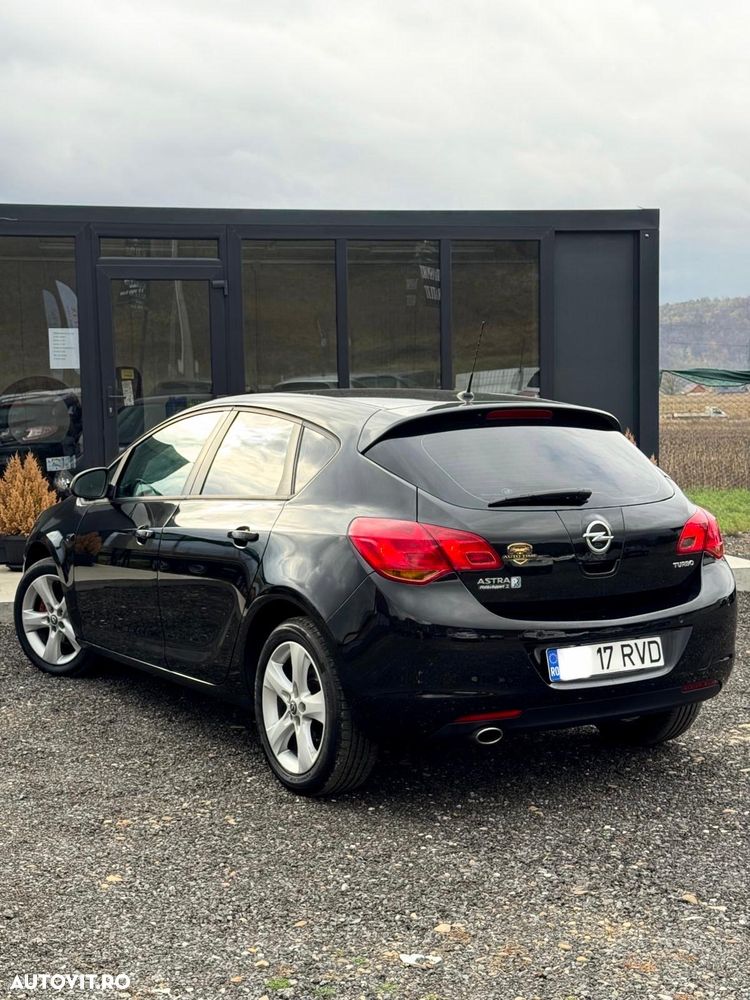 Opel Astra 1.4 Turbo Cosmo - 4