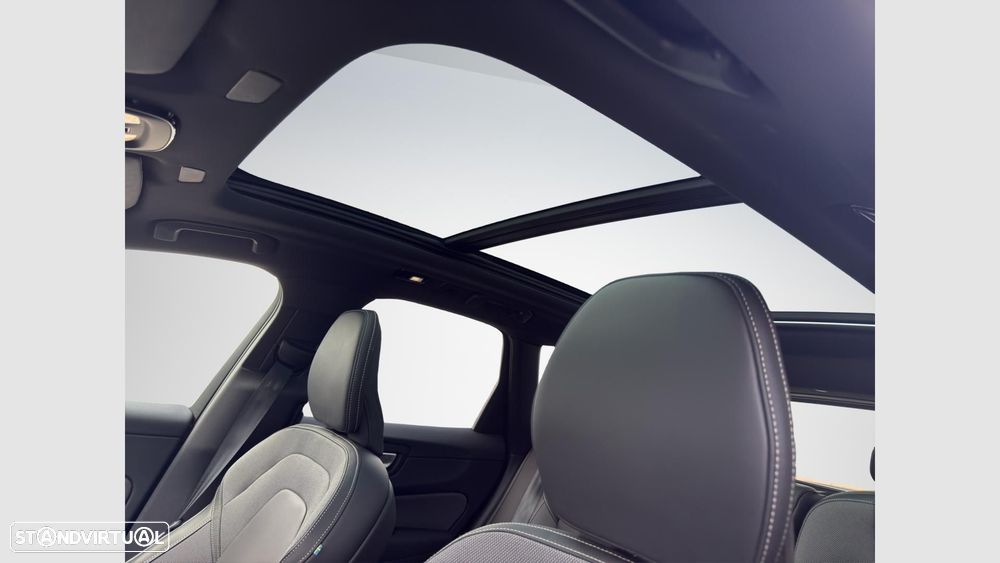 Volvo XC 60 2.0 T6 PHEV Black Edition AWD — fotografia 17
