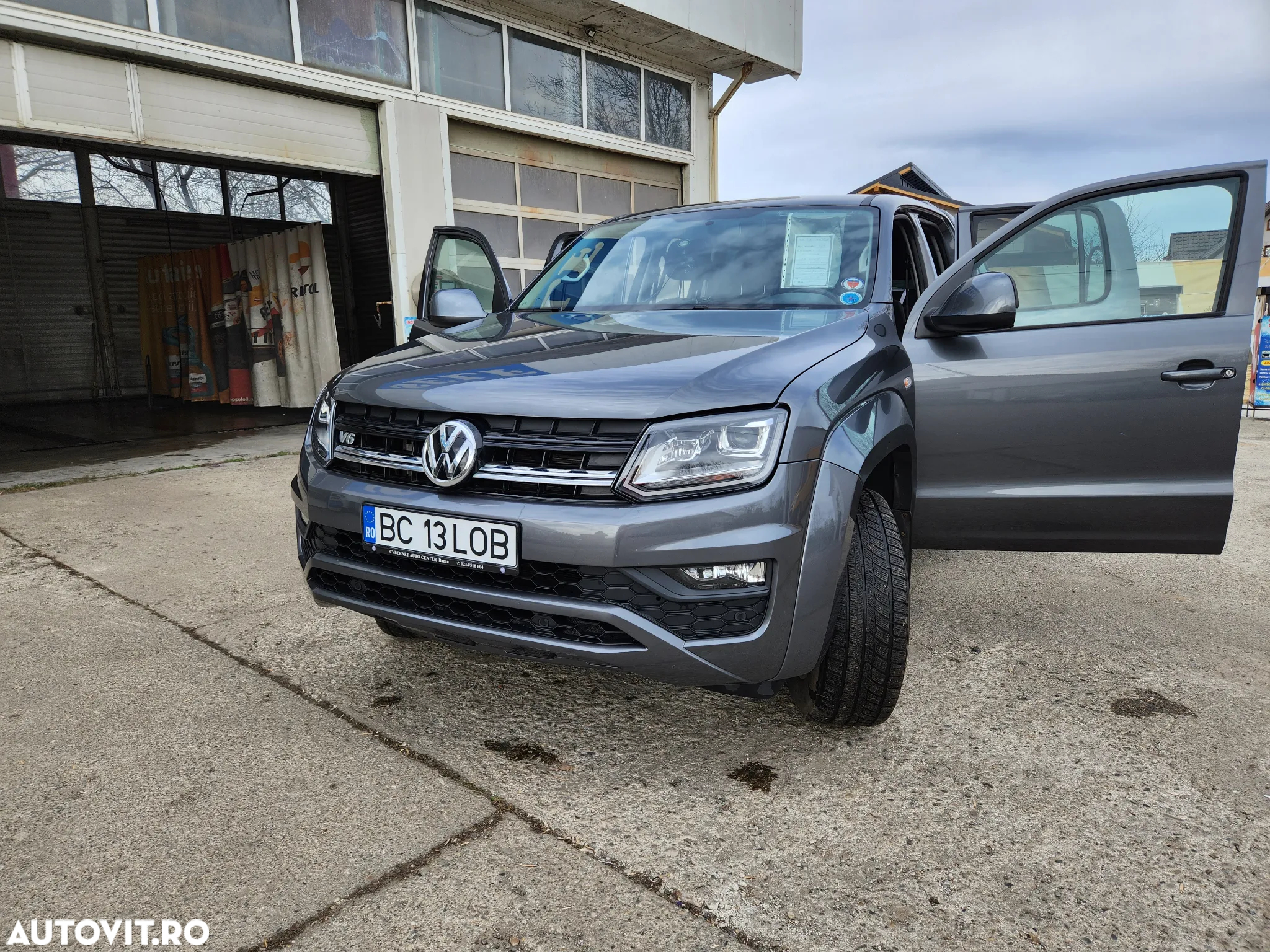 Volkswagen Amarok 3.0 TDI V6 4M Highline Aut. - 4