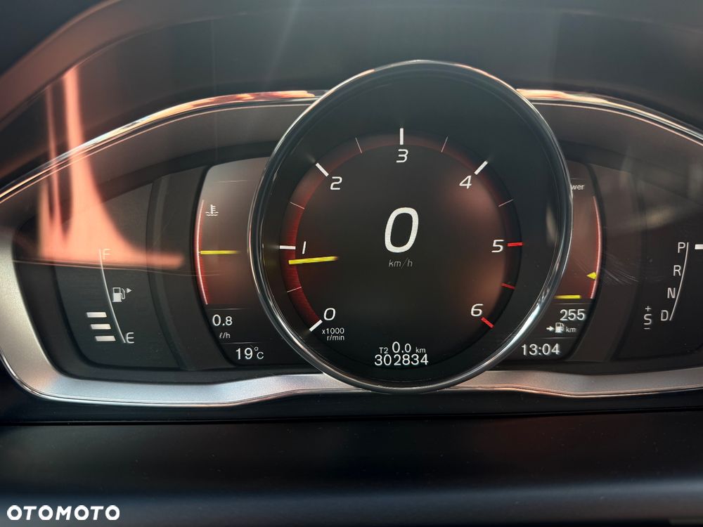 Volvo XC 60 D4 Drive-E R-Design Momentum - 19