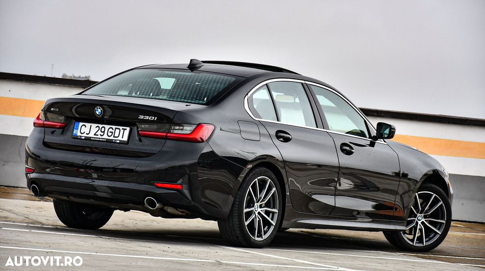 BMW Seria 3 330i xDrive AT - 4