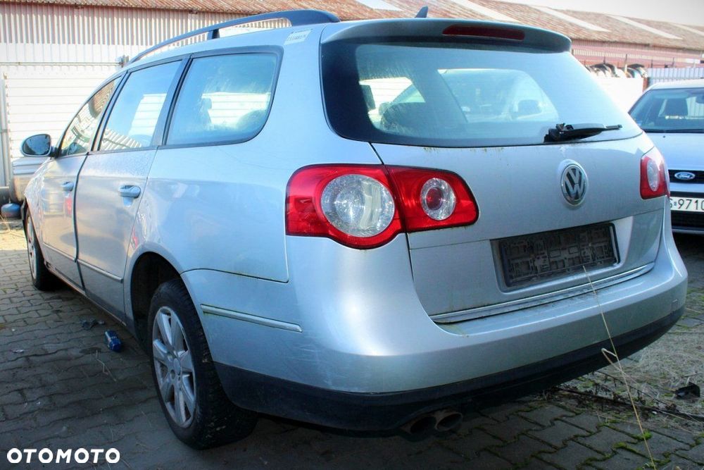 VW Passat B6 2010 2.0TDI CBAB Kombi (MASKA, ZDERZAK, LAMPA, BŁOTNIK, DRZWI, SZYBA, FOTEL) - 5