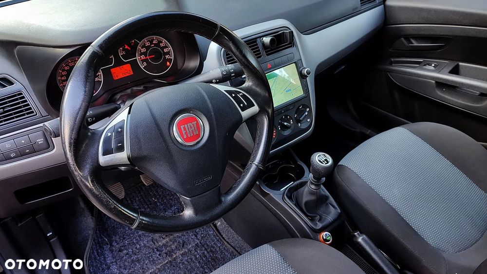 Fiat Grande Punto Actual 1.2 8V Estiva - 8