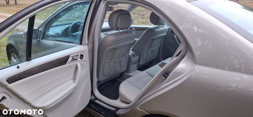 Mercedes-Benz Klasa C 180 Kompressor Automatik Avantgarde - 9