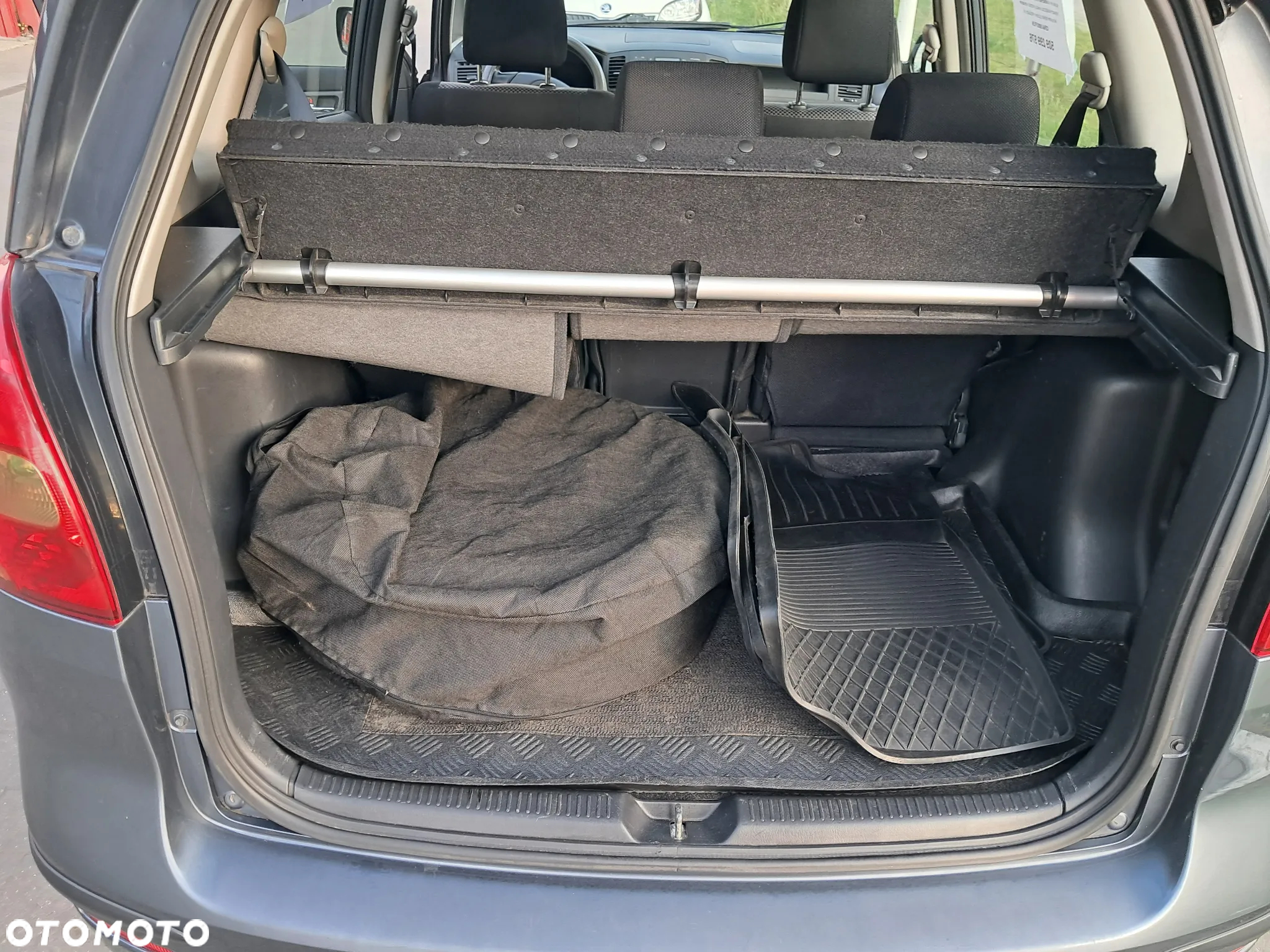 Toyota Corolla Verso 1.6 - 19