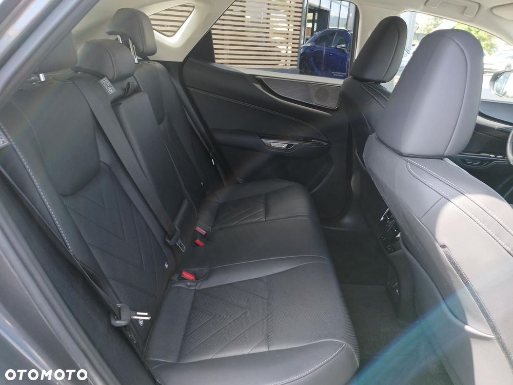 Lexus NX 350h Omotenashi AWD - 19