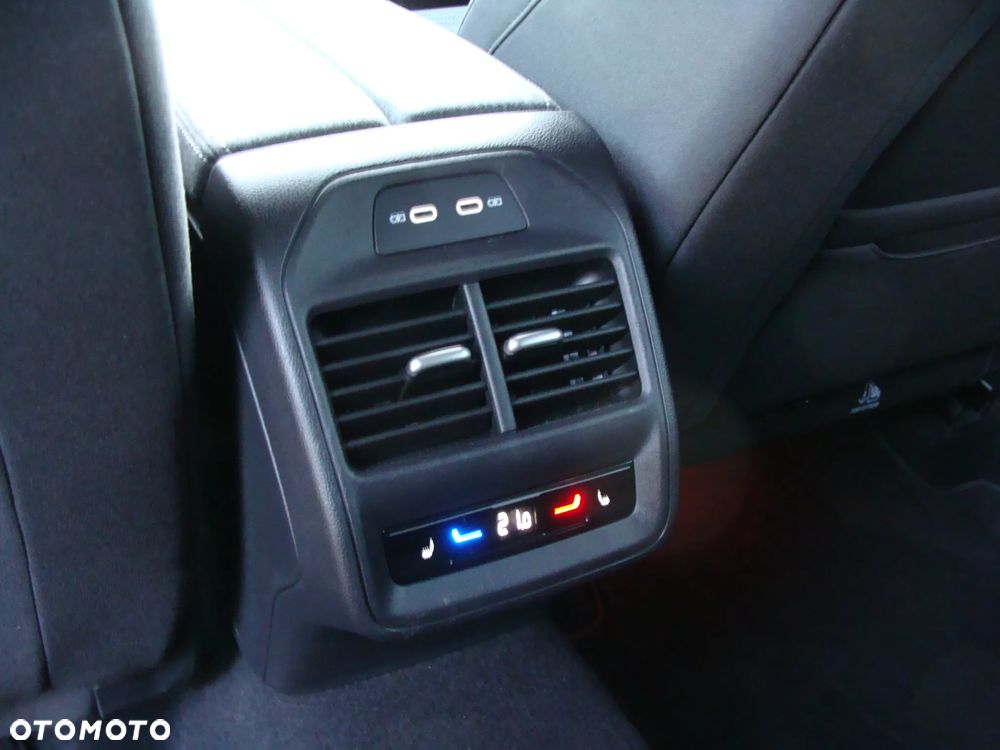 Skoda Superb 2.0 TDI DSG Selection - 22