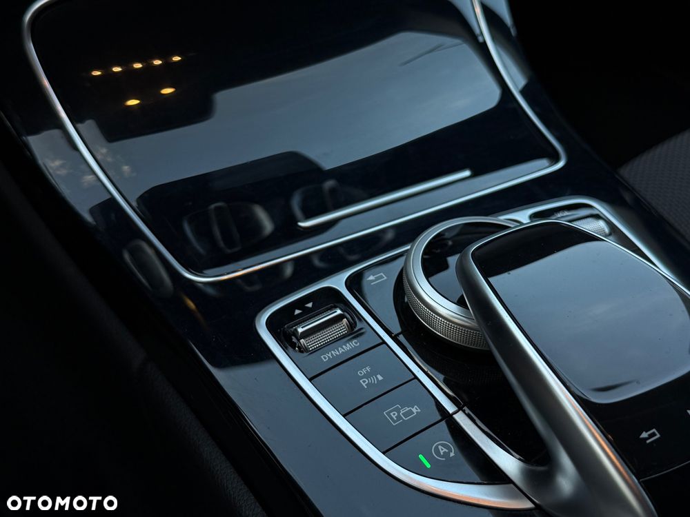 Mercedes-Benz Klasa C 220 d 9G-TRONIC - 21