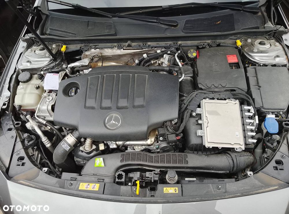 Mercedes-Benz CLA 250 e 8G-DCT AMG Line - 16